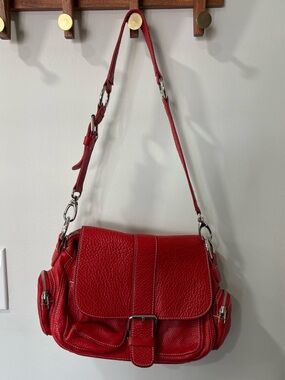 • Roots Shoulder Bag •